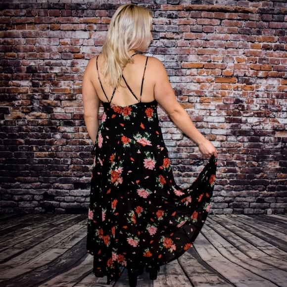 FLORAL TIERED HI-LOW MAXI DRESS - Picture 4 of 7